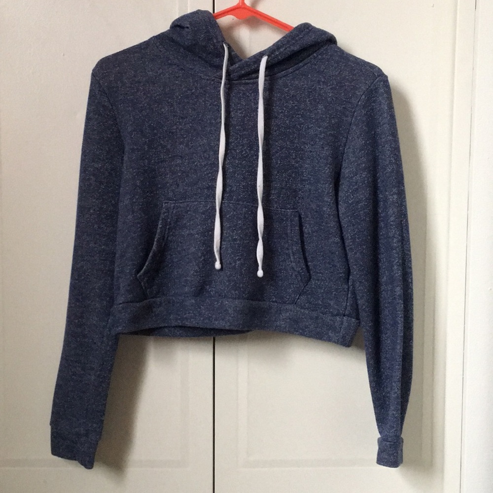 cropped sweatshirt